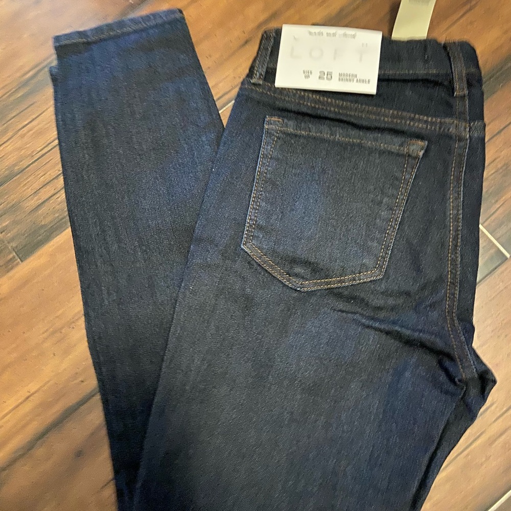 NWT LOFT Modern Skinny Ankle in Dark Wash Indigo 25/0P